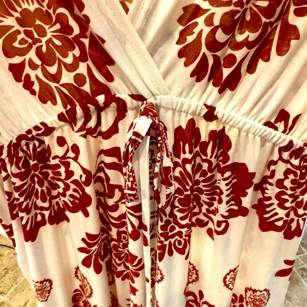 Floral V-Neck Dress in Cream and Brown - Picture 4 of 9